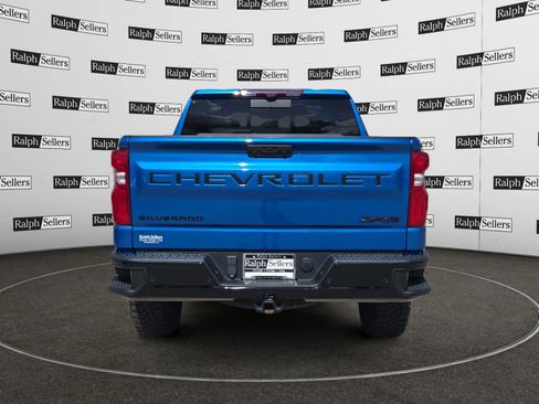 Used 2024 Chevrolet Silverado 1500 ZR2 w/ Technology Package AWD/4WD image 5