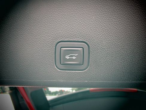 Used 2016 Cadillac SRX Luxury w/ Driver Awareness Package FWD image 13