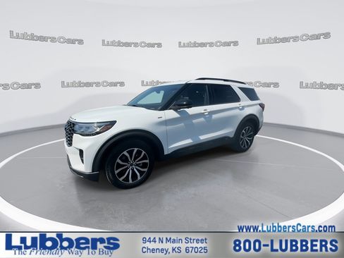 Used 2025 Ford Explorer ST-Line w/ Premium Package RWD image 4