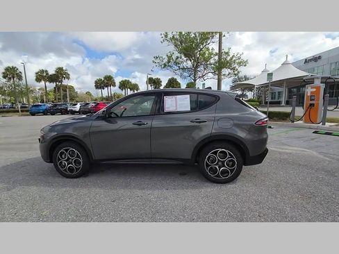 Used 2025 Alfa Romeo Tonale w/ Premium Package image 41