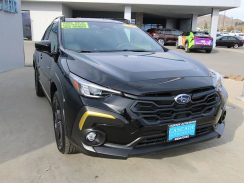 Certified 2025 Subaru Crosstrek 2.5i Sport w/ Crosstrek Mirror Package image 9
