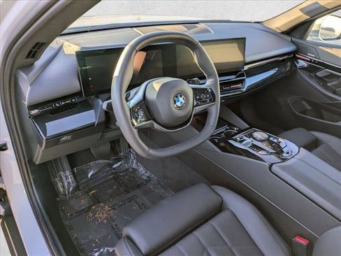 Used 2024 BMW 530i w/ Convenience Package image 10