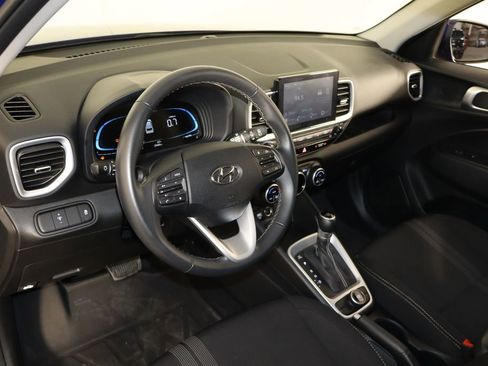 Used 2025 Hyundai Venue SEL FWD image 24