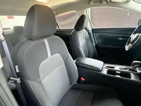 Used 2025 Nissan Sentra SV FWD image 27