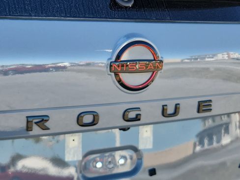 Used 2025 Nissan Rogue SV w/ Rock Creek Premium Package AWD/4WD image 18