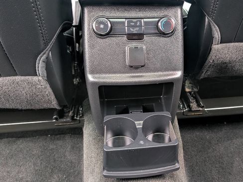 Used 2017 Ford Explorer XLT w/ Equipment Group 202A AWD/4WD image 24