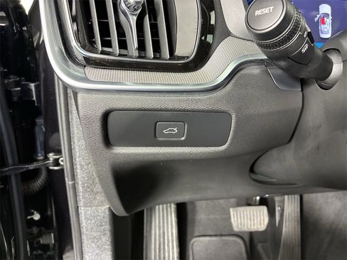 Used 2024 Volvo S60 B5 Plus image 18