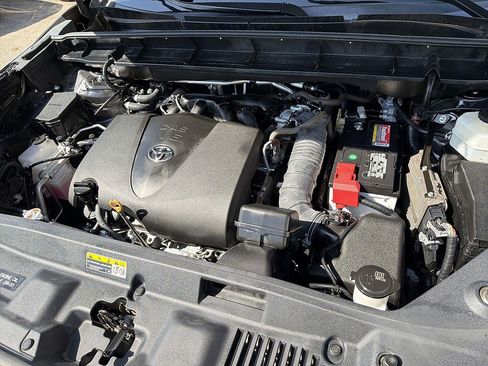 Used 2021 Toyota Highlander XSE FWD image 30