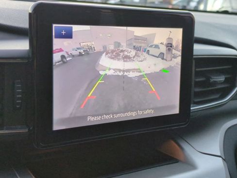 Certified 2021 Ford Explorer XLT w/ Equipment Group 202A image 30