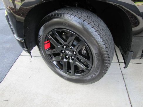Used 2021 Chevrolet Silverado 1500 RST w/ Redline Edition AWD/4WD image 35