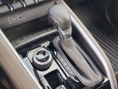 Used 2024 Chevrolet Colorado ZR2 w/ Technology Package image 17