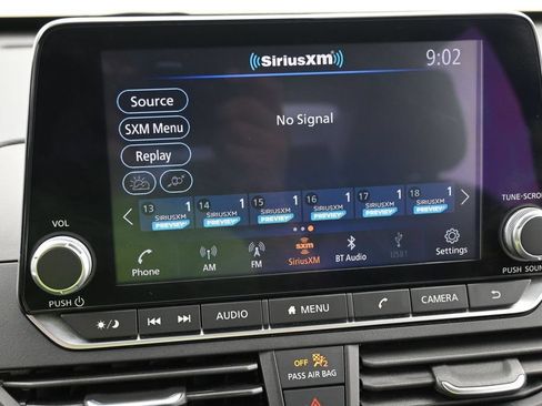Used 2024 Nissan Altima 2.5 SR FWD image 10