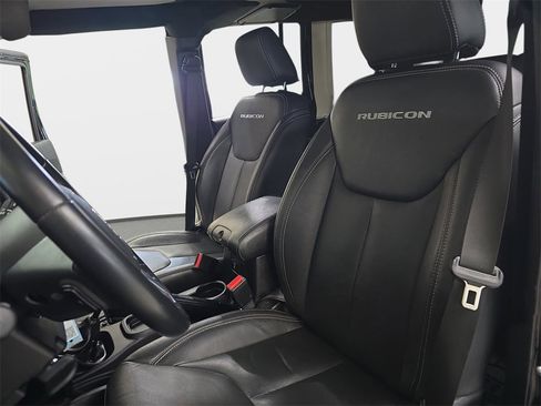 Used 2015 Jeep Wrangler Unlimited Rubicon image 17