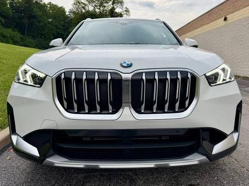 Used 2025 BMW X1 xDrive28i w/ Convenience Package AWD/4WD image 5