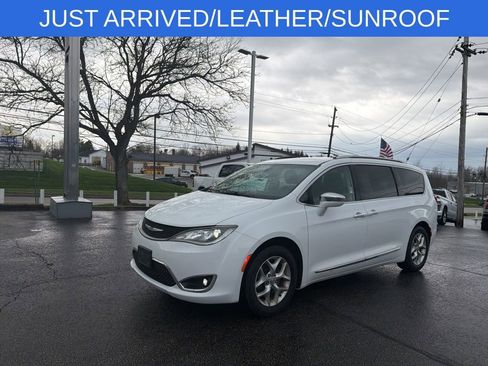 Used 2019 Chrysler Pacifica Limited image 6