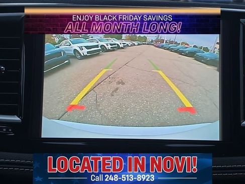 Used 2022 Chrysler Pacifica Touring-L image 19