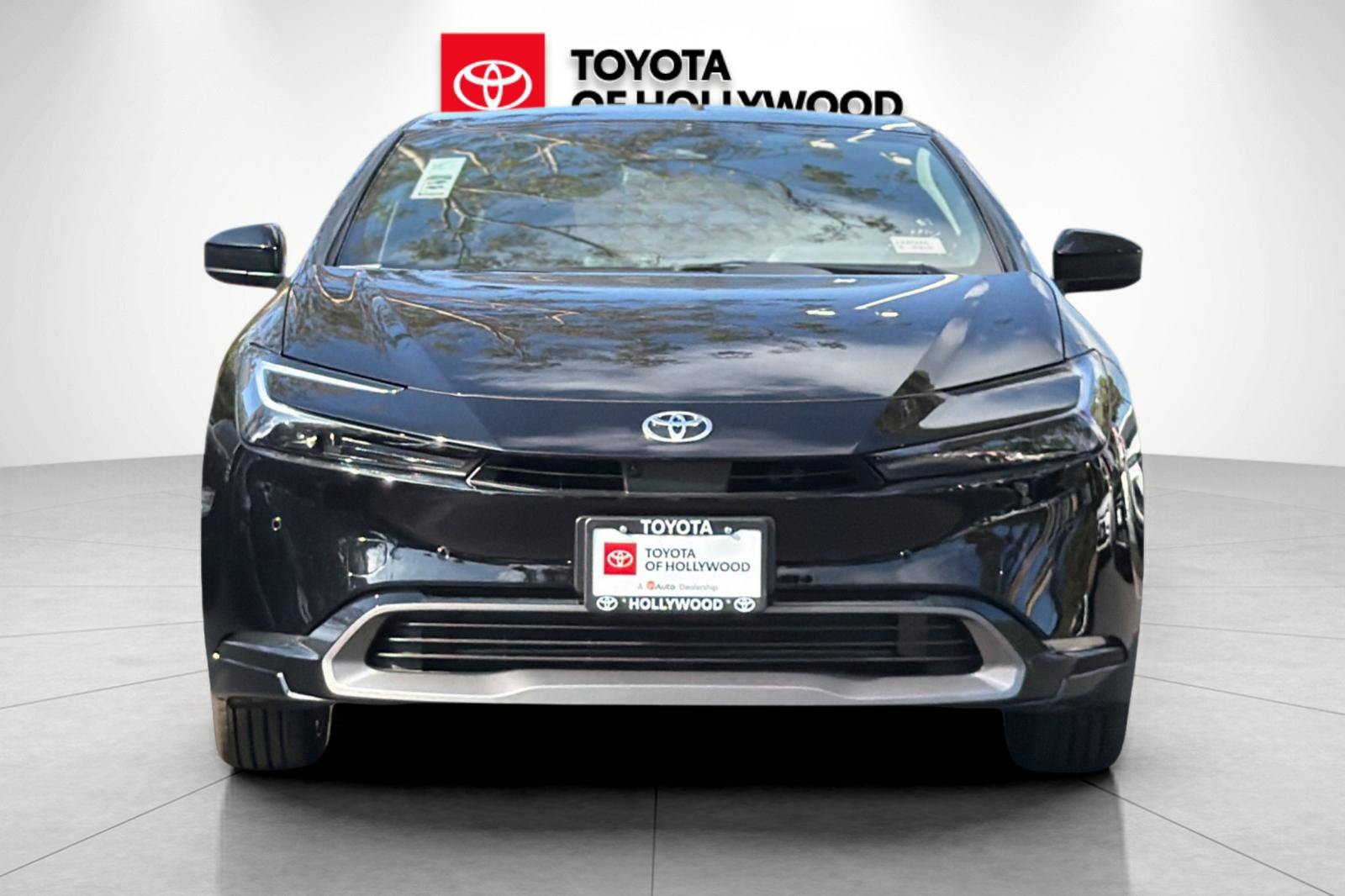New 2027 Toyota Prius Limited w/ Limited Premium Package FWD image 8