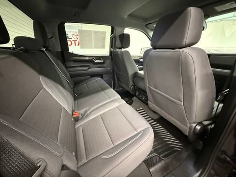 Used 2024 Chevrolet Silverado 1500 LT AWD/4WD image 7
