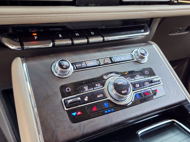 Used 2020 Lincoln Aviator Reserve w/ Equipment Group 202A AWD/4WD image 21