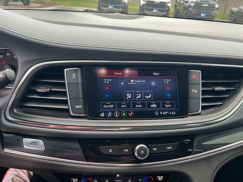 Used 2020 Buick Enclave Essence w/ Sport Touring Edition FWD image 39