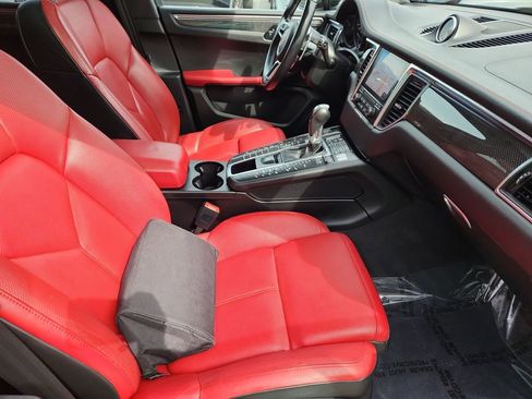 Used 2017 Porsche Macan GTS image 3