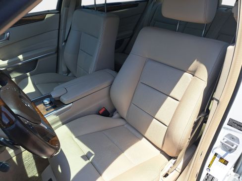 Used 2014 Mercedes-Benz E 350 4MATIC Sedan image 15