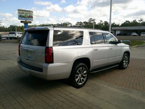 Used 2019 Chevrolet Suburban LT w/ Texas Edition Package image 4