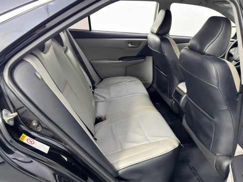 Used 2016 Toyota Camry SE image 30