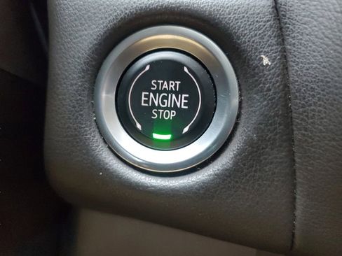 Used 2021 GMC Yukon SLT image 2