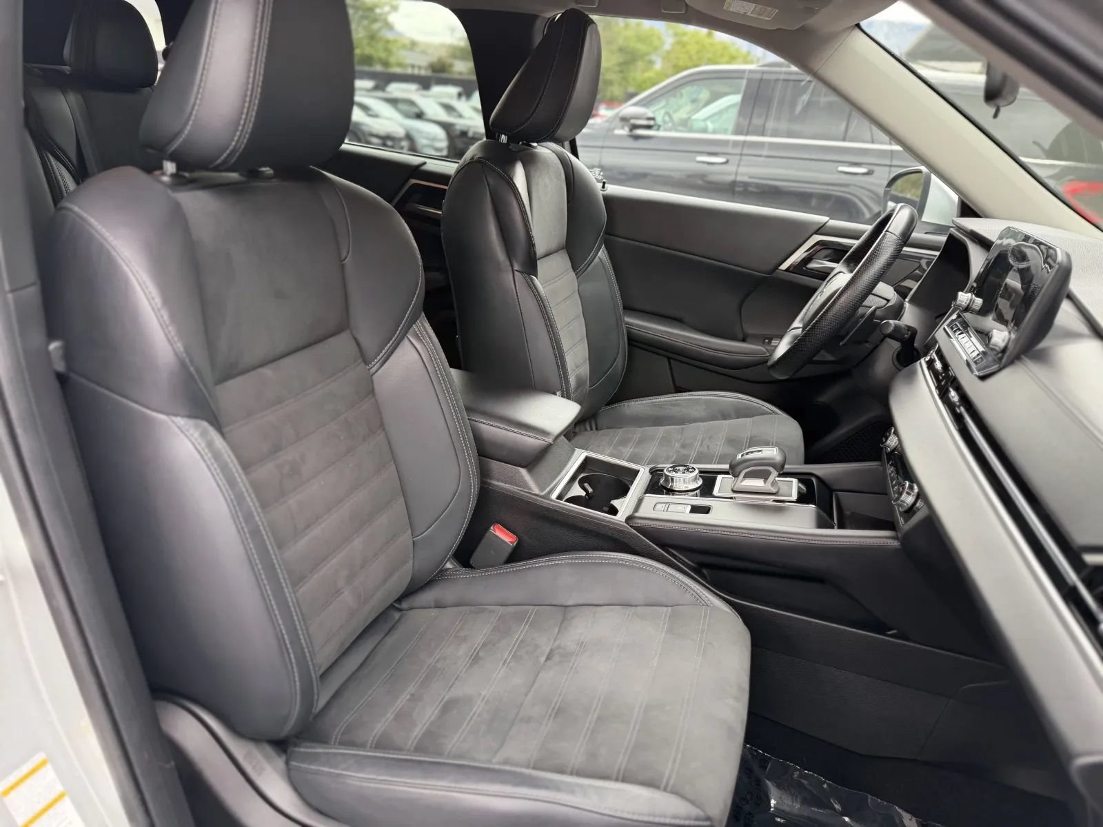 Used 2022 Mitsubishi Outlander SE AWD/4WD image 21