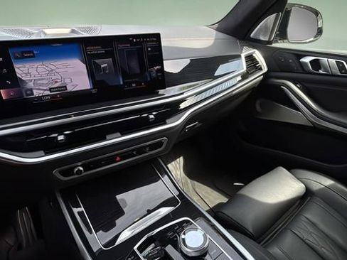 Used 2023 BMW X7 M60i w/ Executive Package AWD/4WD image 25