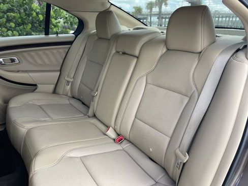 Used 2016 Ford Taurus Limited FWD image 11