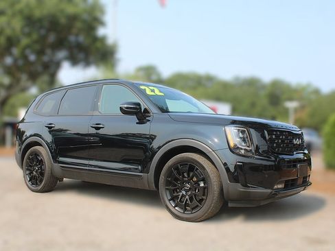 Certified 2022 Kia Telluride SX w/ SX Prestige Package AWD/4WD image 3
