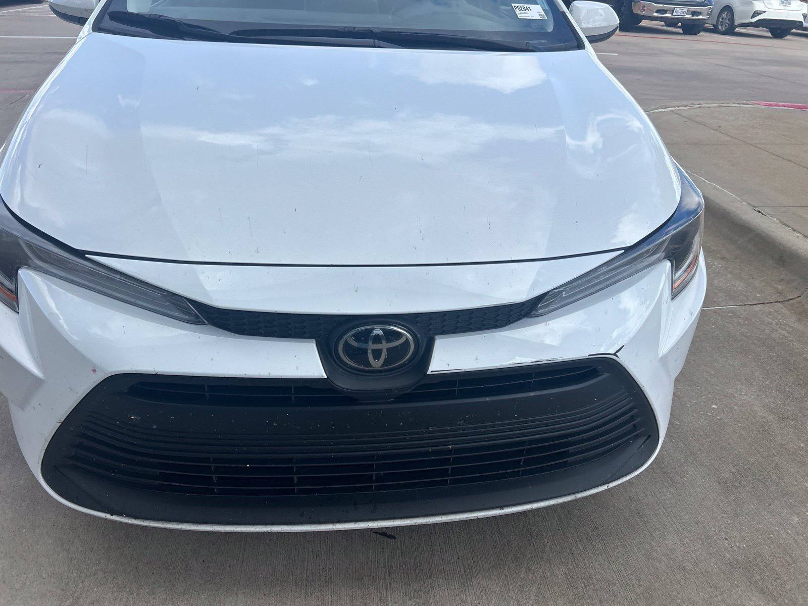 Used 2025 Toyota Corolla LE FWD image 2