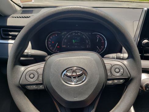 Certified 2025 Toyota RAV4 XLE FWD image 28