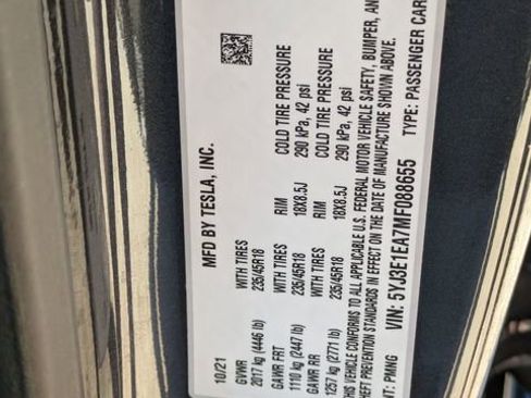 Used 2021 Tesla Model 3 Standard Range Plus image 30