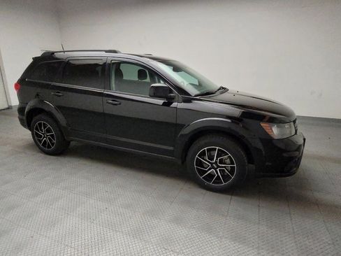 Used 2019 Dodge Journey SE w/ Blacktop Package image 11