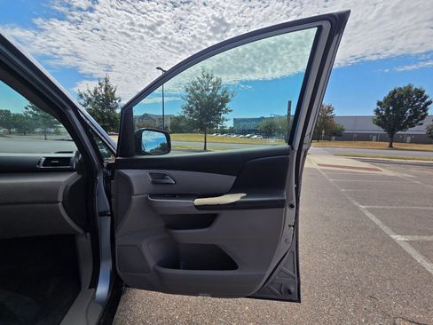 Used 2011 Honda Odyssey EX image 21
