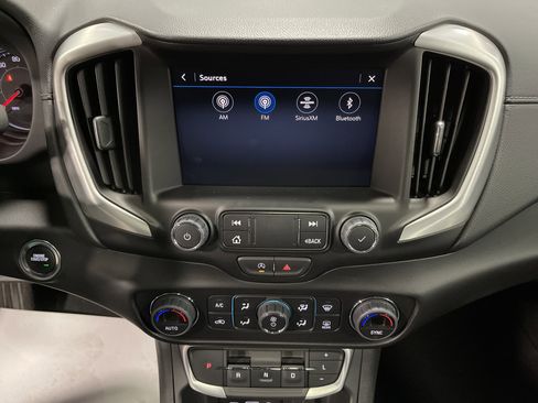 Used 2022 GMC Terrain SLE w/ Driver Convenience Package image 22