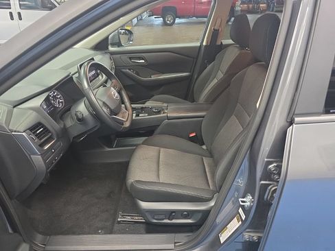 Used 2025 Nissan Rogue SV AWD/4WD image 21