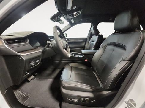 New 2025 Jeep Grand Cherokee Limited w/ Trailer Tow Package image 9