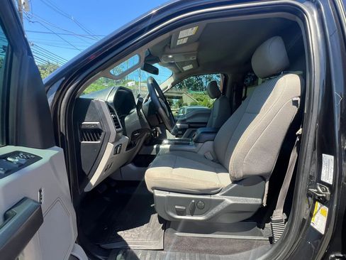 Used 2019 Ford F150 XLT w/ Equipment Group 302A Luxury AWD/4WD image 27