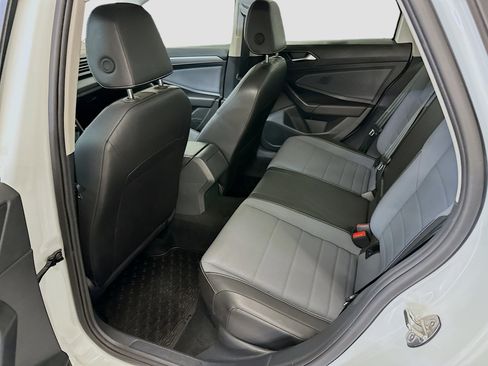 Used 2025 Volkswagen Jetta SE image 28