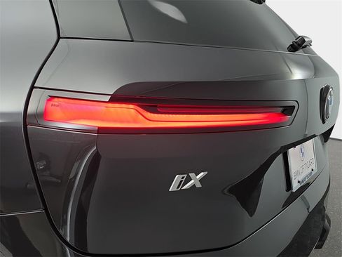 New 2026 BMW iX xDrive45 image 31