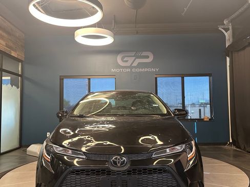 Used 2020 Toyota Corolla LE FWD image 8