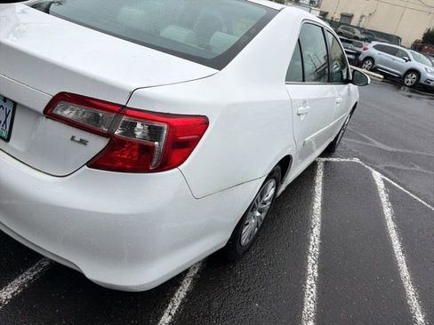 Used 2013 Toyota Camry LE image 11