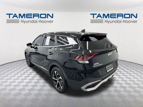 Used 2023 Kia Sportage EX image 3