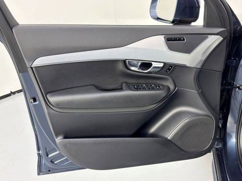 Used 2018 Volvo XC90 T8 Momentum w/ Convenience Package image 43