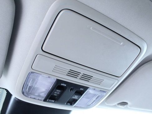 Used 2025 Honda Odyssey EX-L image 30