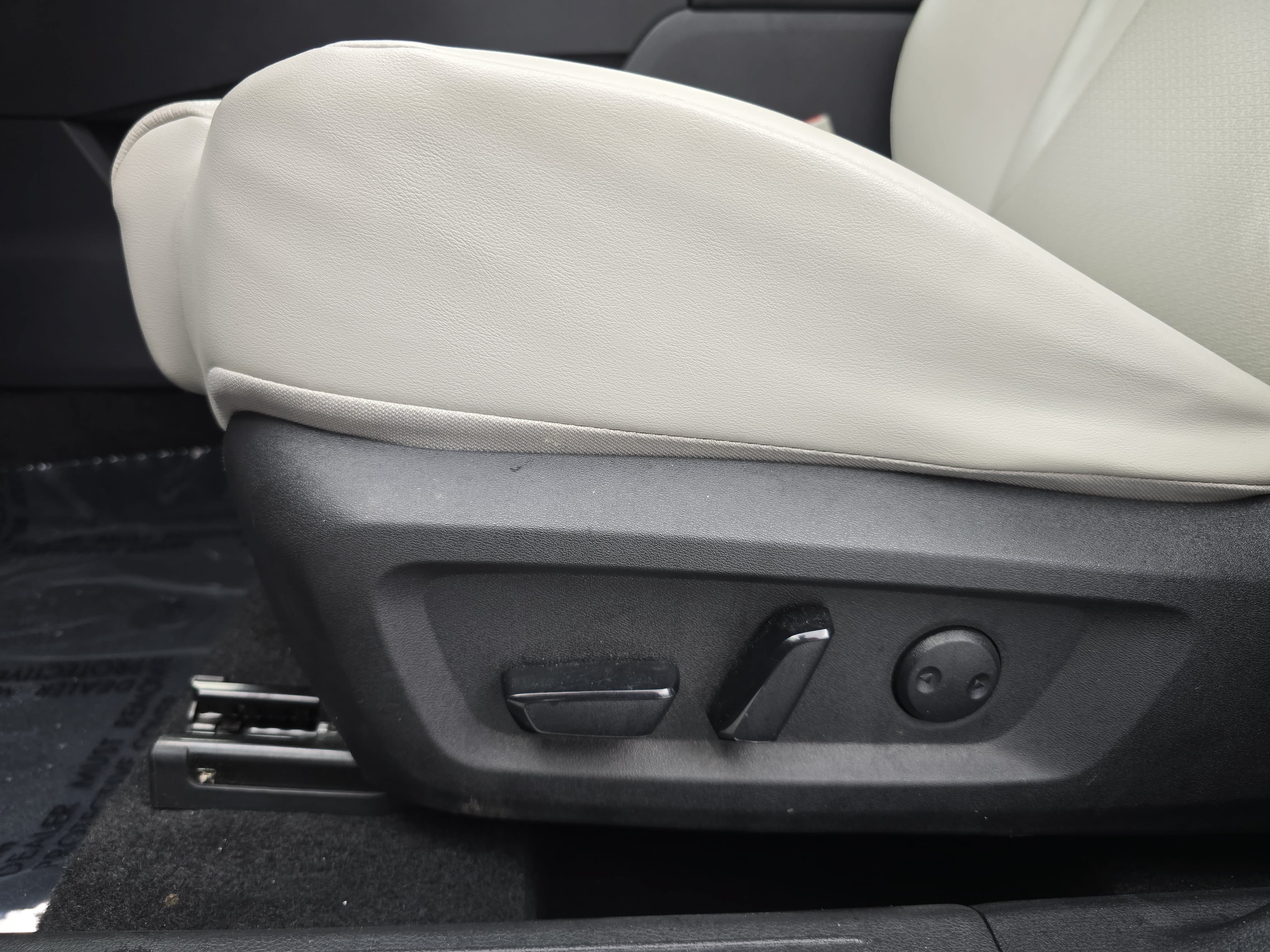 Certified 2024 Nissan Rogue SV w/ SV Premium Package AWD/4WD image 28